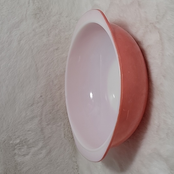 Vintage Pyrex Cinderella bowl 024 pink 2 qt - Picture 1 of 9